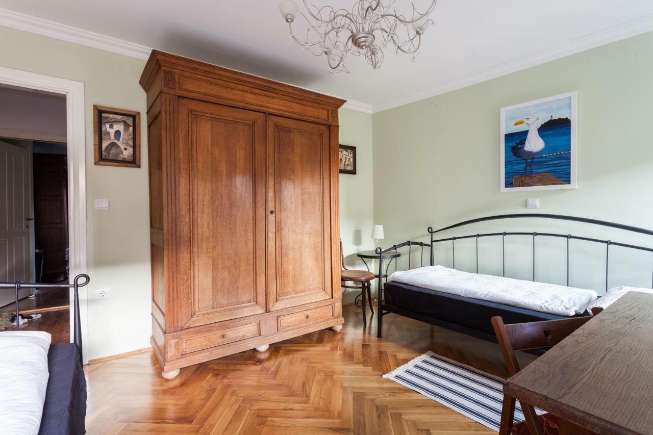 Guesthouse Galeb Vrsar Bagian luar foto